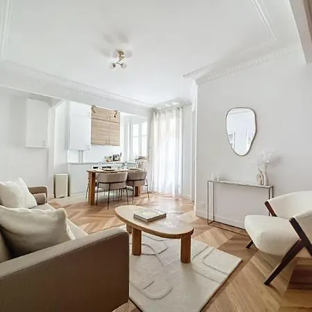 Modern Center With Big Terrace Appartement *