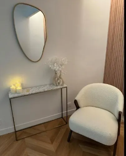 Modern Center With Big Terrace *